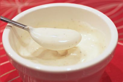 Enkel yoghurtsås