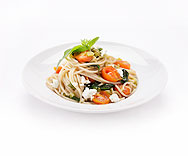 Spaghettis à l’épeautre Spaghettis à l’épeautre avec fromage frais et tomates cerises